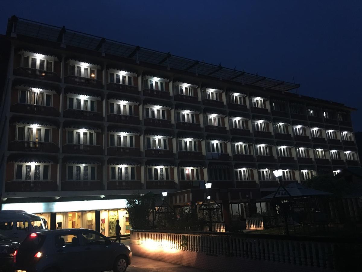Shah Abbas Hotel At Dal Lake Srīnagar Eksteriør billede